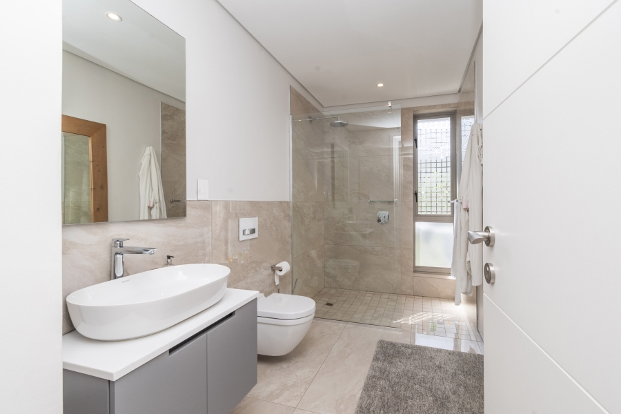 To Let 4 Bedroom Property for Rent in Camps Bay Western Cape